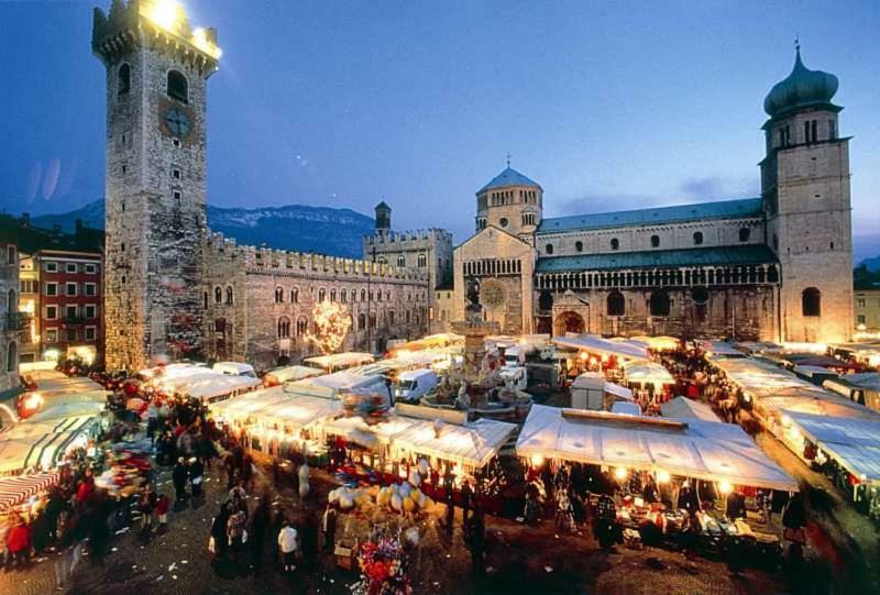 Al Consiglio Appartamento Trento Bagian luar foto